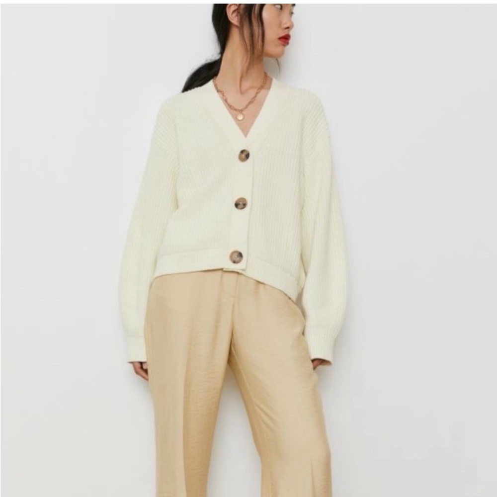 H&M Chunky knit rib button front cropped cardigan sweater